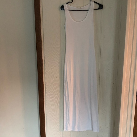 Heart & Hips Dresses & Skirts - Discovery clothing white sleeveless maxi dress M